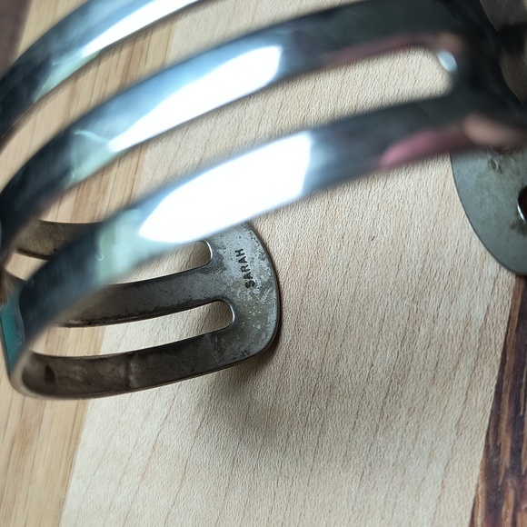 Open Cuff Bracelet Sarah Coventry Vintage Y2K Silver Tone Metal - Picture 11 of 12